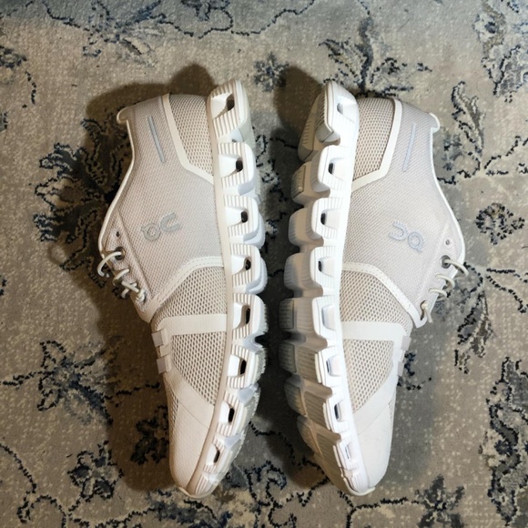 On Running Cloud 5 Running Shoes - Picture 4 of 8